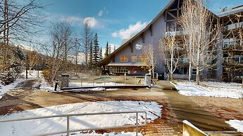 Aspens by Whistler Blackcomb VR