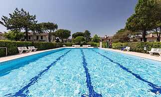 Spacious Villa With Private Garden and Great Pool