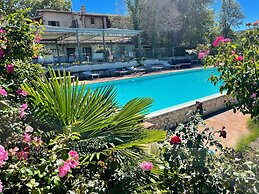 Apt 3 Infinity Pool, Extensive Grounds With Shrubs - Flowers, Jacuzzi 