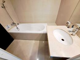 2D - 3 Bedroom Downtown Apartment With Shared Pool