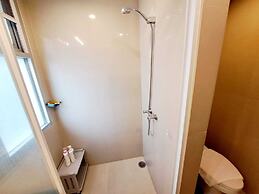 2D - 3 Bedroom Downtown Apartment With Shared Pool