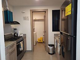 Luxury Condo 1 Br Pool Excellent Location