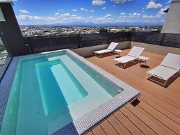 Luxury Condo 1 Br Pool Excellent Location