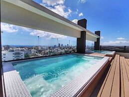 Luxury Condo 1 Br Pool Excellent Location