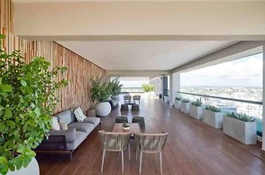 Luxury Condo 1 Br Pool Excellent Location