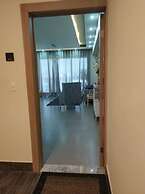 Luxury Condo 1 Br Pool Excellent Location