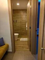 Luxury Condo 1 Br Pool Excellent Location