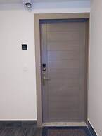 Luxury Condo 1 Br Pool Excellent Location