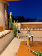 Sleeps 4-6-amazing 2 Bedroom Ph With Bbq & Jacuzzi