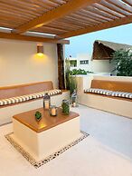 Sleeps 4-6-amazing 2 Bedroom Ph With Bbq & Jacuzzi