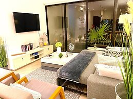 Sleeps 4-6-amazing 2 Bedroom Ph With Bbq & Jacuzzi