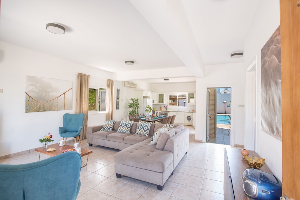 Protaras Holiday Villa Jv8