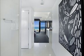 Circle on Cavill - Wow Stay