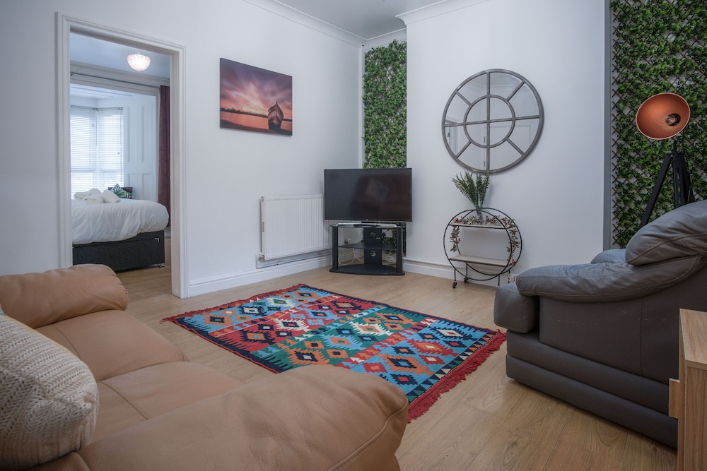 Langland Road - 1 Bedroom - Mumbles