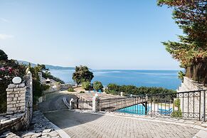 Four-Bedroom Villa Alexandros