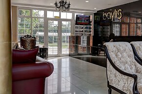 Baylis Park Hotel
