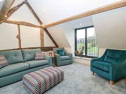 Palace Farmhouse