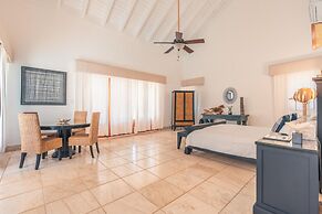 Magnificent Villa w Private Pool at Yarari
