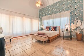 Magnificent Villa w Private Pool at Yarari