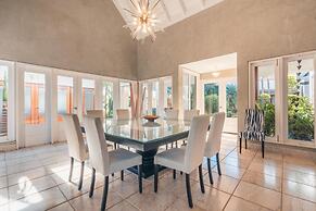 Magnificent Villa w Private Pool at Yarari