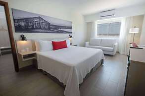 Super 8 By Wyndham Manzanillo