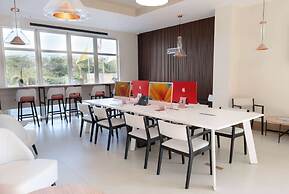 Super 8 By Wyndham Manzanillo