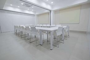 Super 8 By Wyndham Manzanillo