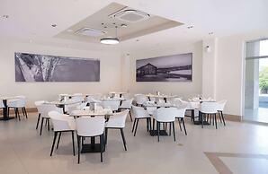 Super 8 By Wyndham Manzanillo