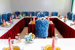 D'lykerz Hotel