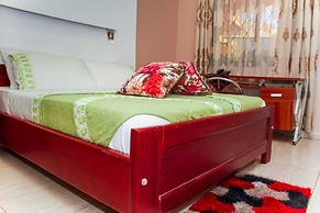 D'lykerz Hotel