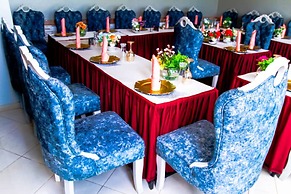 D'lykerz Hotel