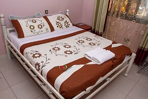 D'lykerz Hotel
