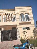 Inviting 3-bed House in Jhelum