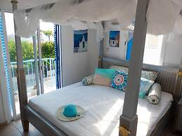 2bed Villa - Private Pool - Steps From the Beach!