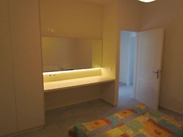 Beautiful 3-bed House in Chania With Garden