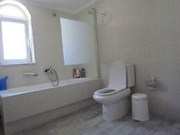 Beautiful 3-bed House in Chania With Garden