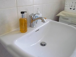 Beautiful 3-bed House in Chania With Garden