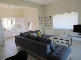 Beautiful 3-bed House in Chania With Garden