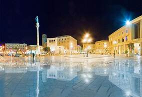 Central Plaza