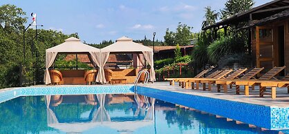 Ampelo Resort