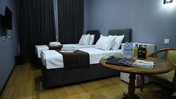 Grand Avenue Hotel