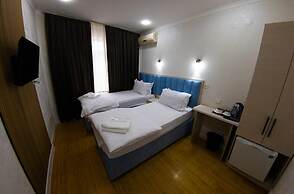 Grand Avenue Hotel
