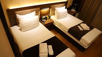 Grand Avenue Hotel