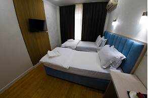 Grand Avenue Hotel