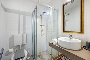 IM On Charming Home