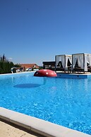 Alexander Resort