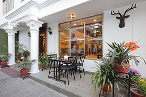 Magnificent Hotel