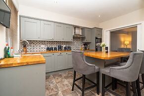 Homely and Modern Maisonette in Vibrant Bristol