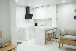 Mariana Suites