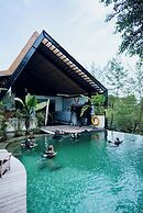 Deep Roots Dive & Yoga Resort